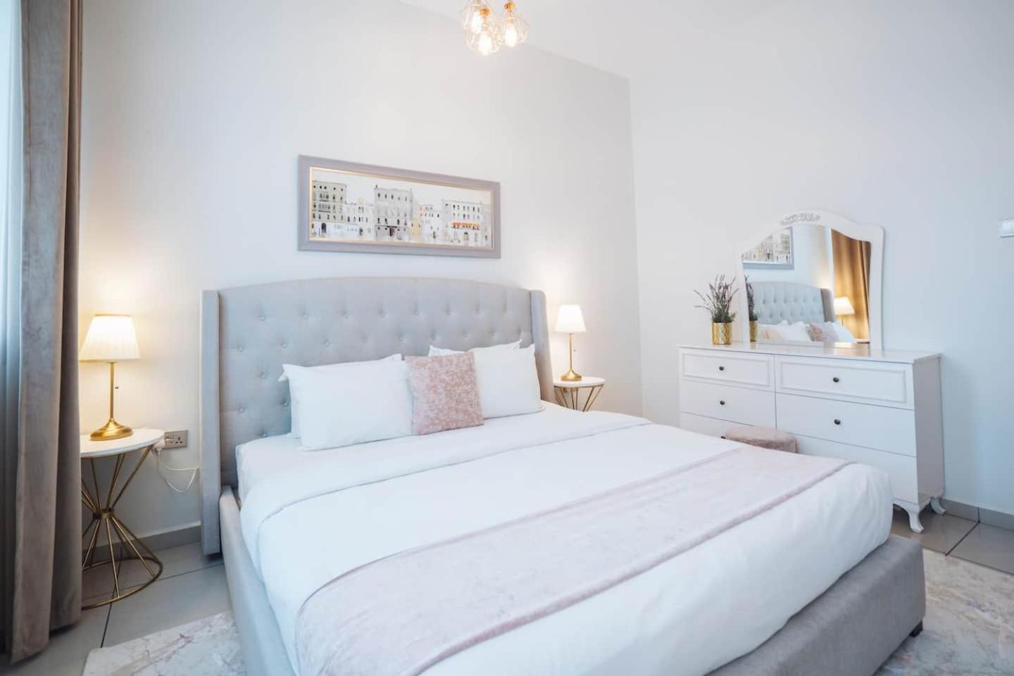 Charming Warm Suite With Amazing Views Of The City Дубай Екстериор снимка